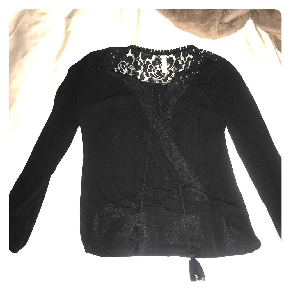 Long sleeve black top